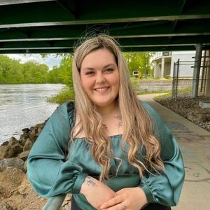 Meet your Posher, Julie-anne